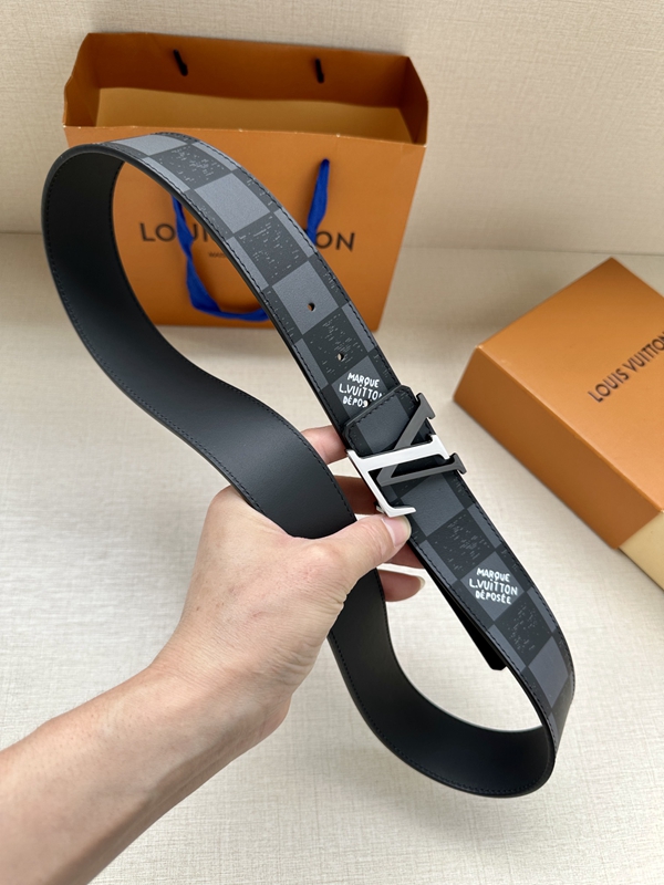 激安ルイヴィトンベルト着用イメージ